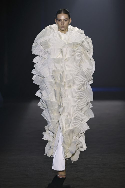LOOK 24